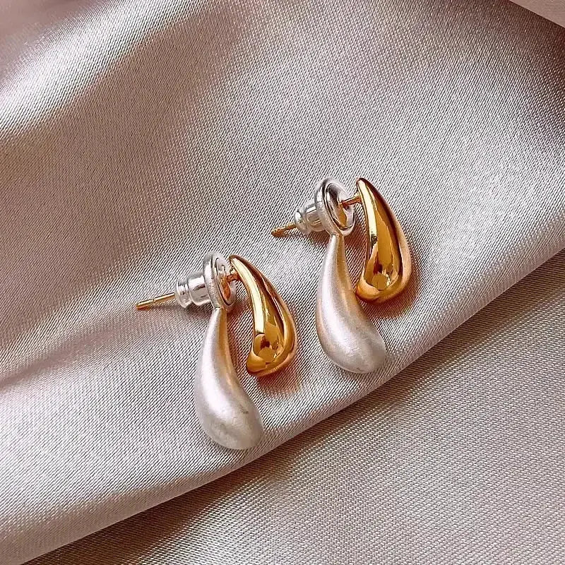Simples Market Exaggeration Ocean Style shell-textured drop earrings, silver and gold-tone for women (pair)
