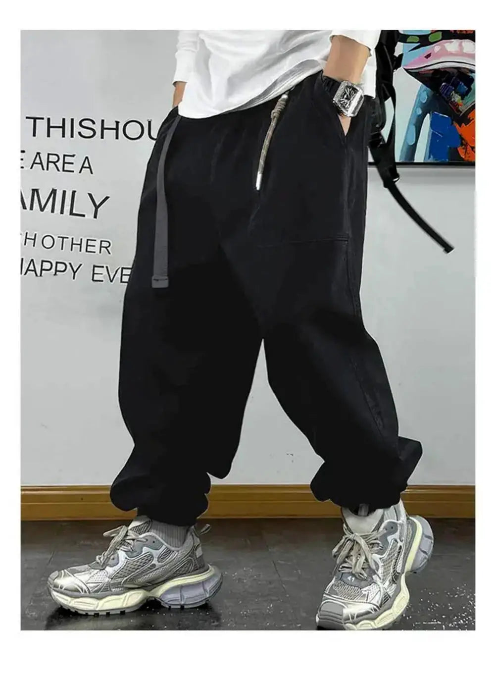 Simples Market baggy black cargo pants with zip pockets and drawstring waist, jogger-style