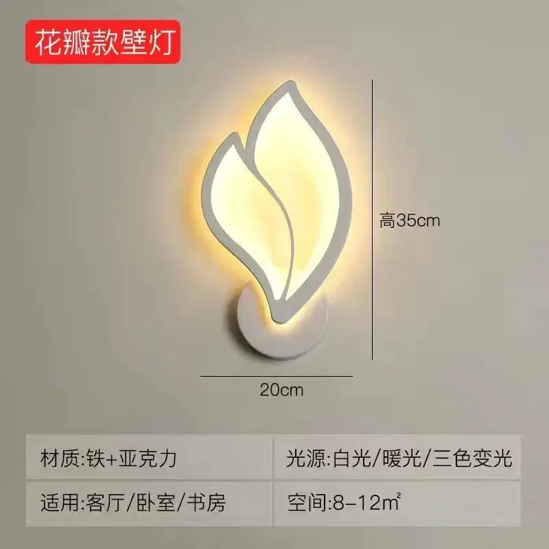 Simples Market leaf-shaped LED wall lamp; iron and acrylic, warm white light, 35cm tall by 20cm wide