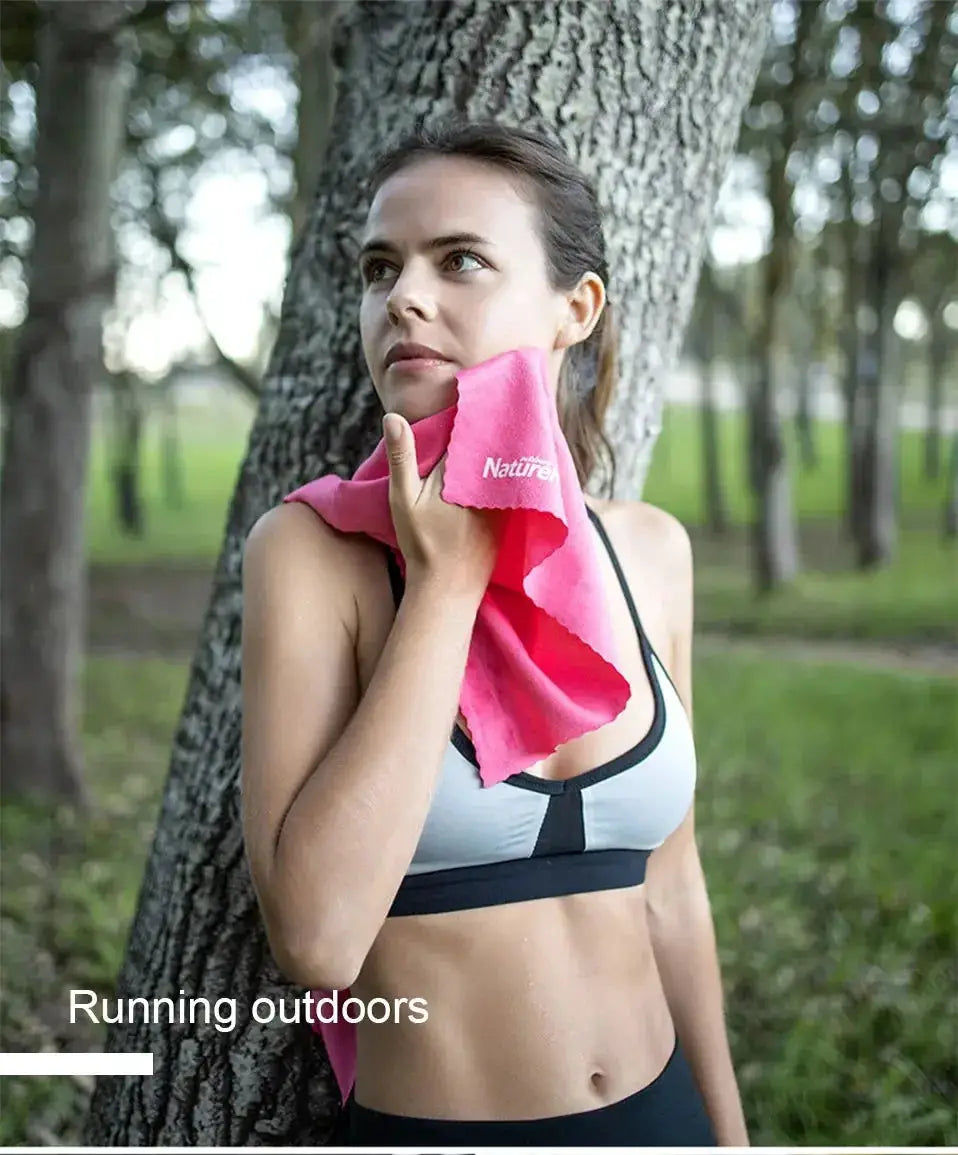 Naturehike pink quick-drying microfiber towel for outdoor use