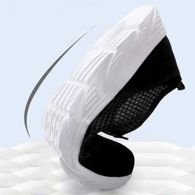 2023 Lightweight Men's Casual Shoes Breathable Slip On Sneakers Anti Slip Flat Outdoor Walking Shoes Size 39 To 47
