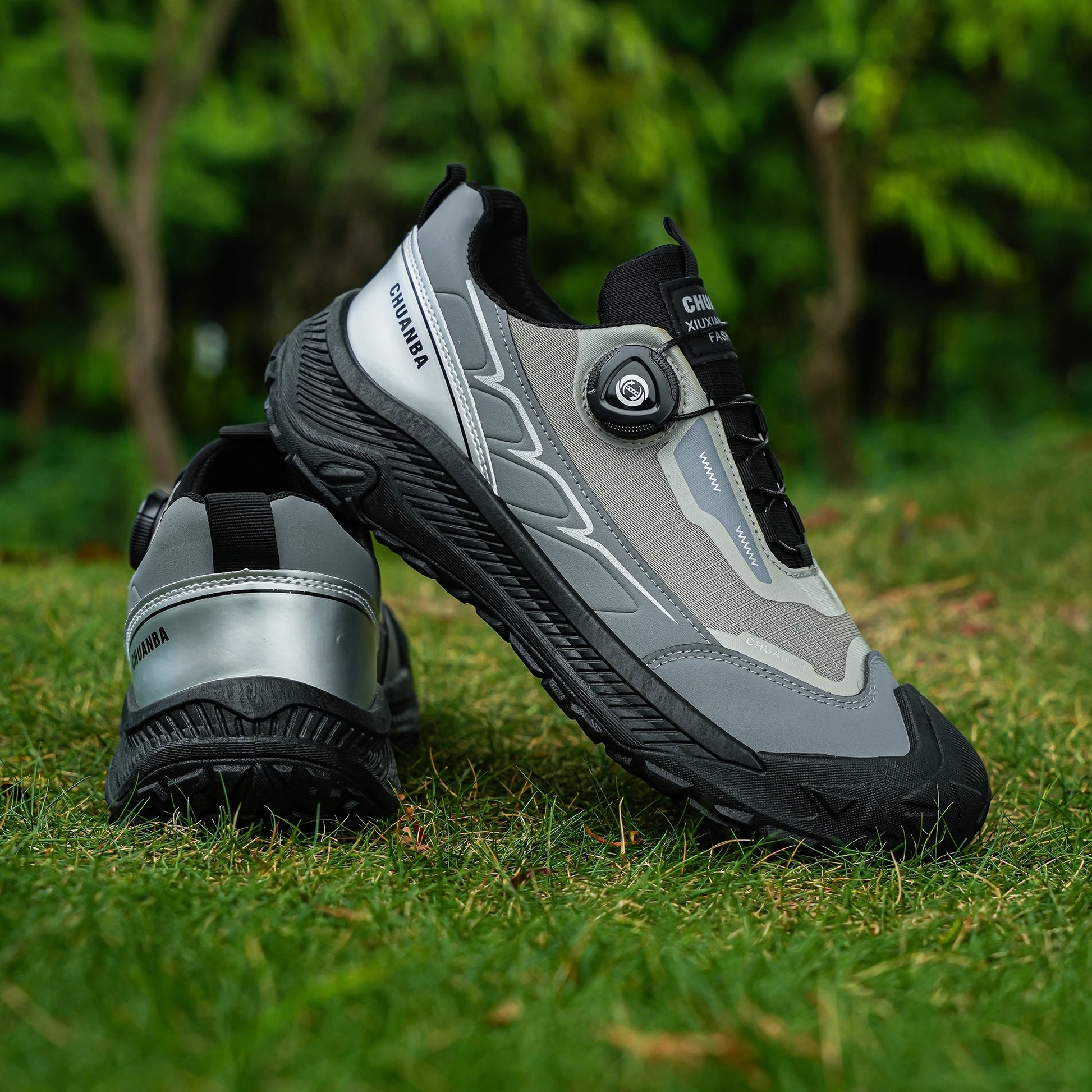 CHUANBA men's casual low-top sneakers, gray with black sole, breathable lightweight walking shoes