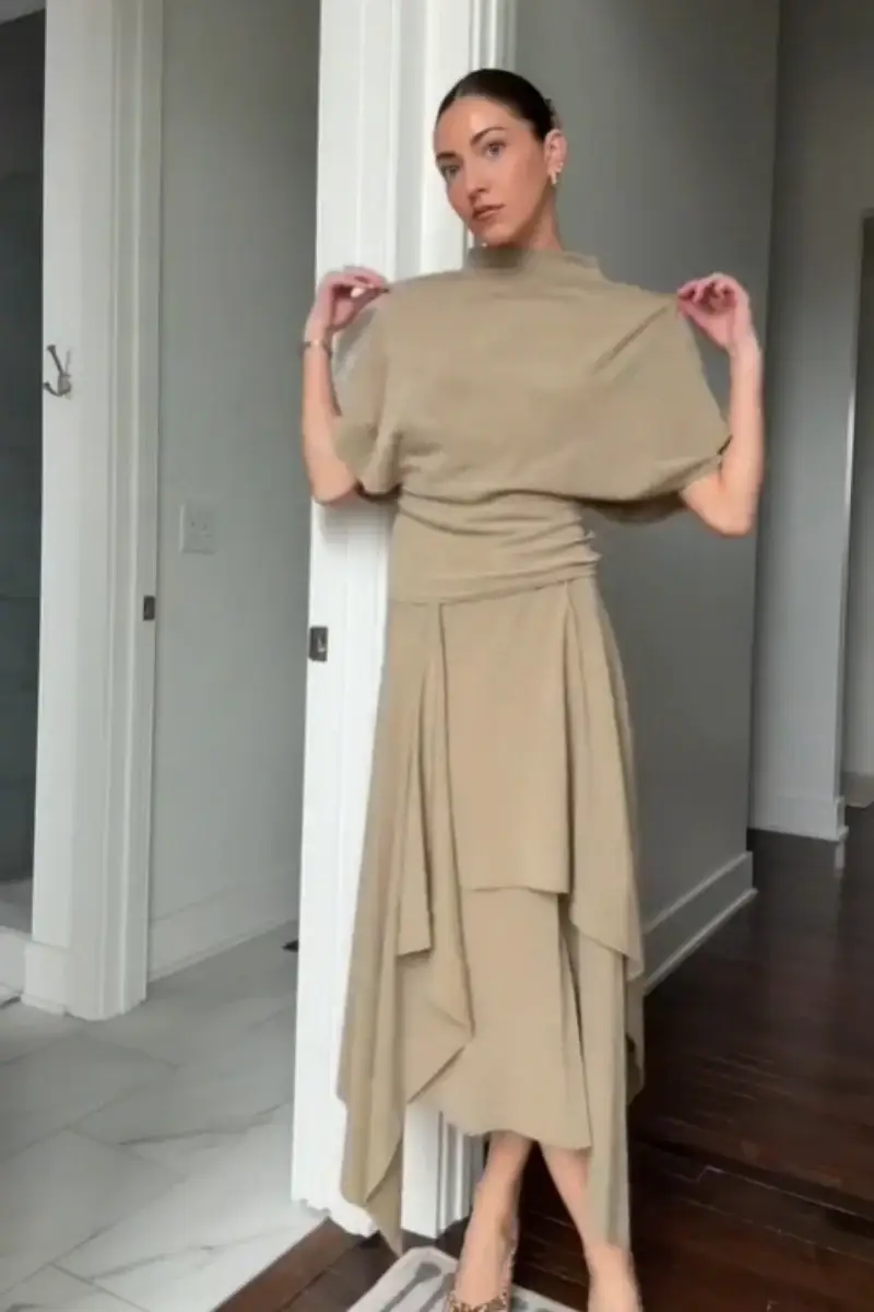 Elegant Two Piece Set High Neck Crop Top With Irregular Pleated Skirt