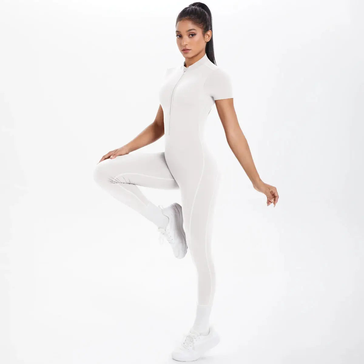 Short-sleeve fitness jumpsuit, white, front half-zip, athletic fit.