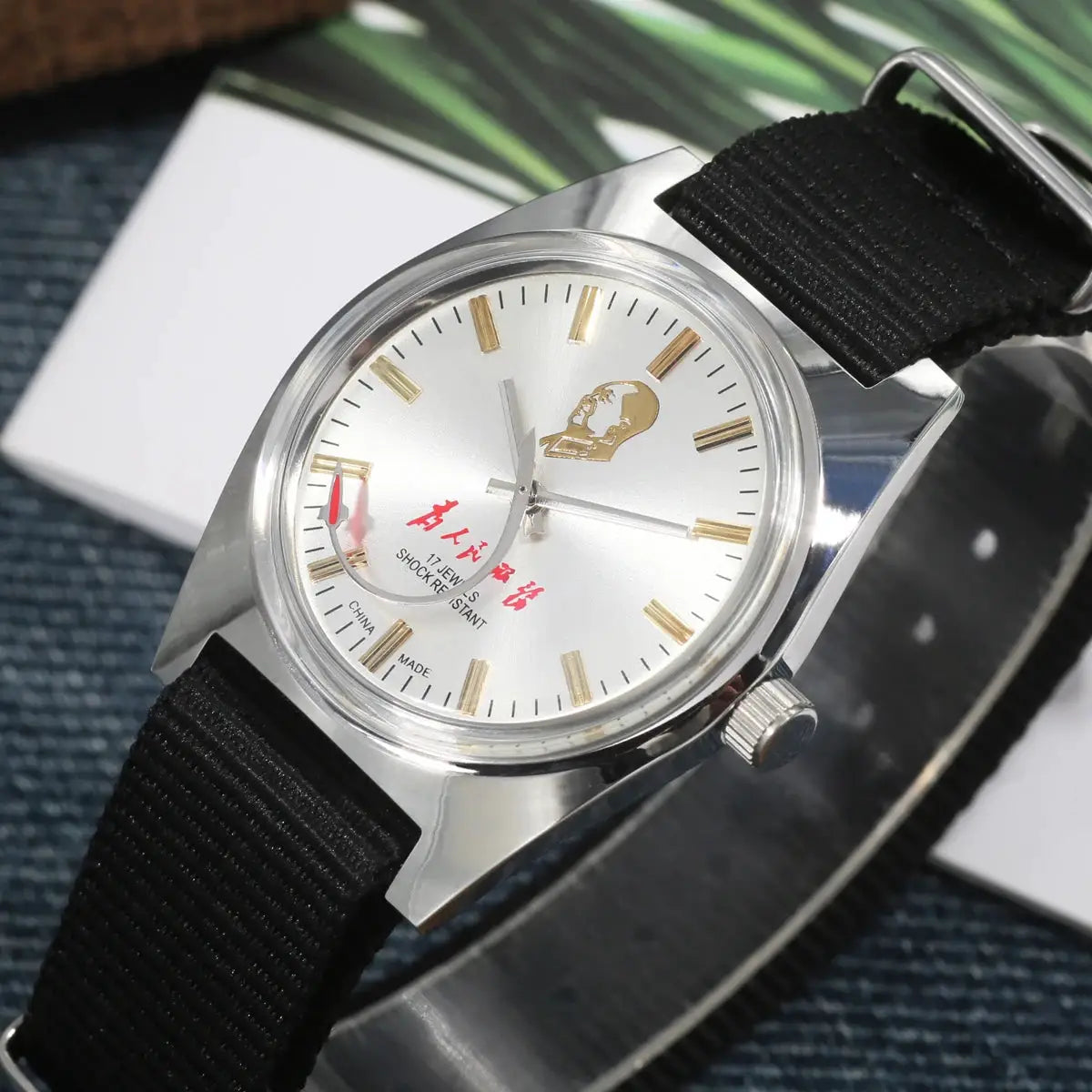 Simples Market 7120 hand-wind mechanical watch for men, 36mm silver dial with gold baton markers, black fabric strap
