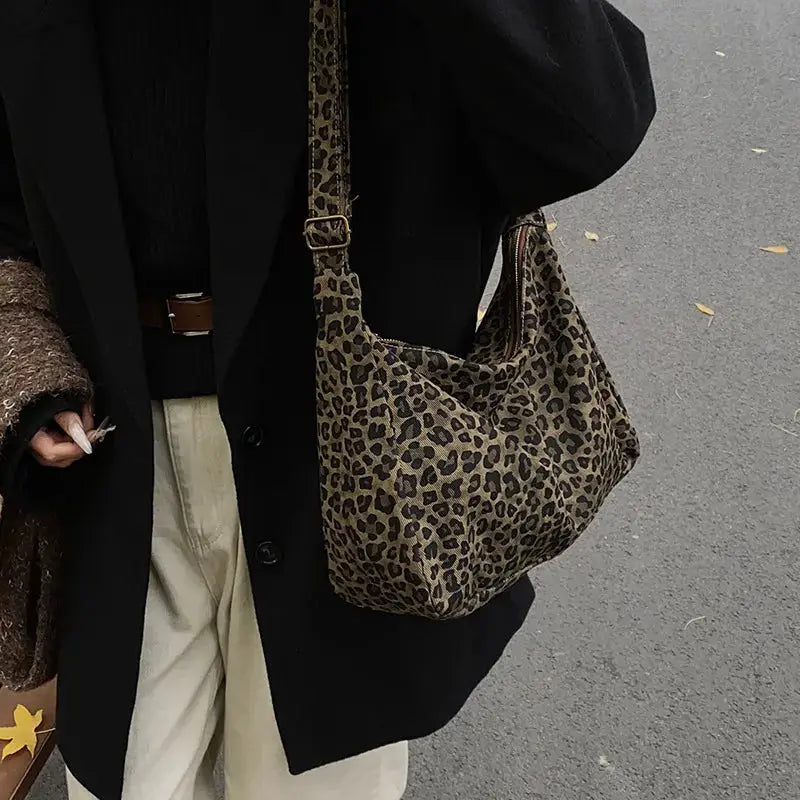 Simples Market leopard print shoulder bag, soft textile, large-capacity crossbody for outings