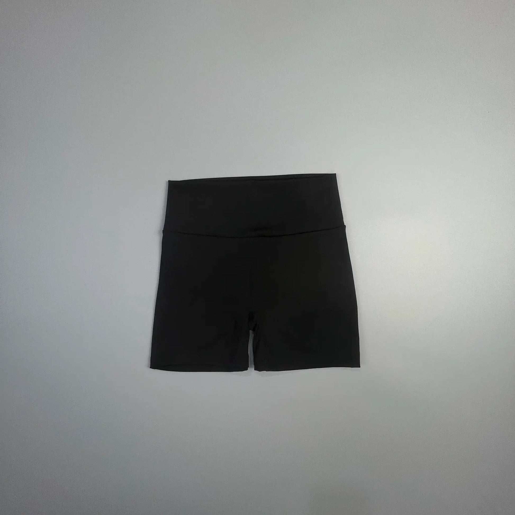 Fitness shorts by Simples Market, black knee-length athletic shorts with a wide waistband
