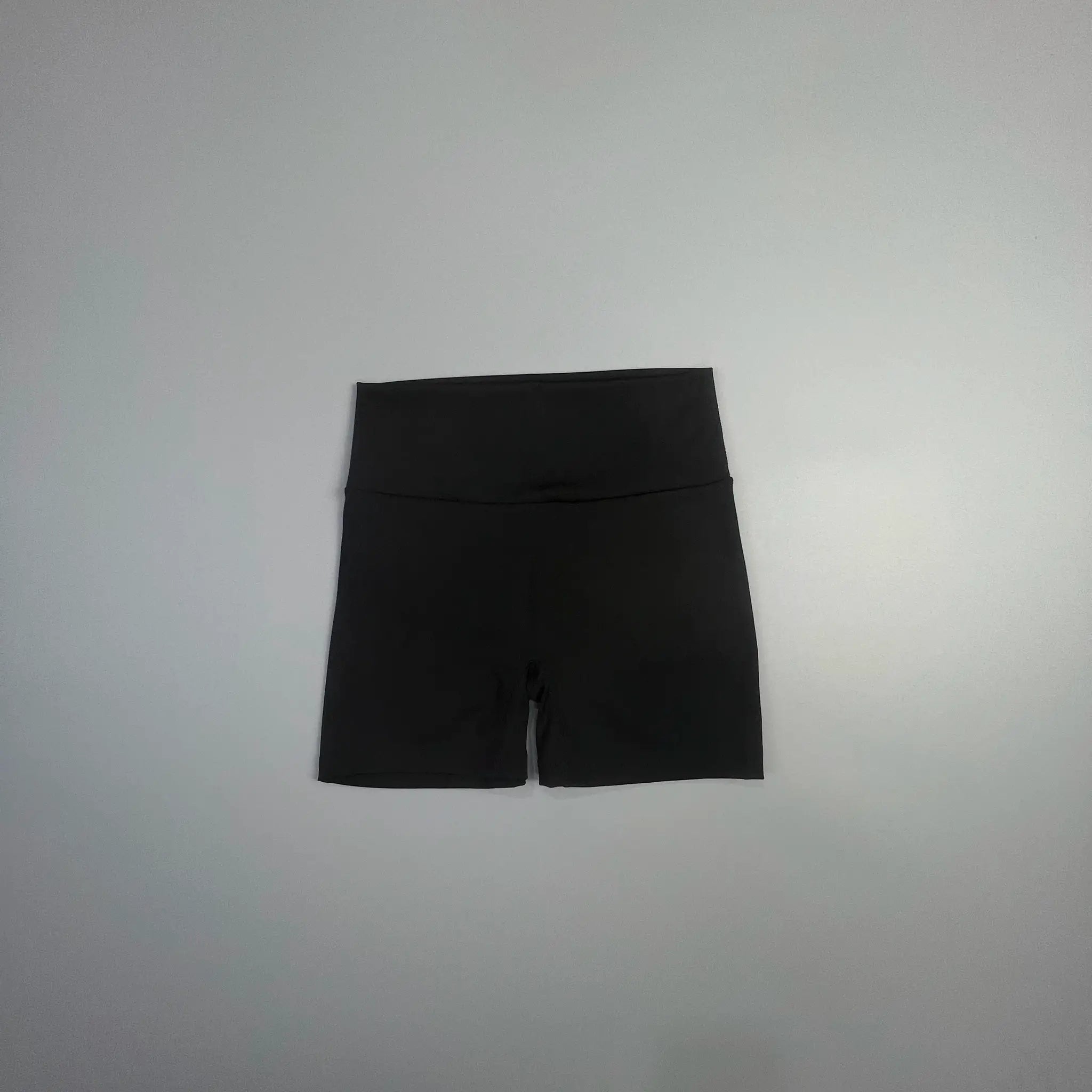 Fitness shorts by Simples Market, black knee-length athletic shorts with a wide waistband