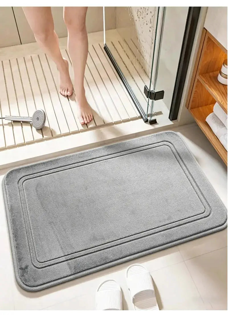 Grey bathroom rug by Simples Market, super soft, quick-dry, non-slip shower mat.