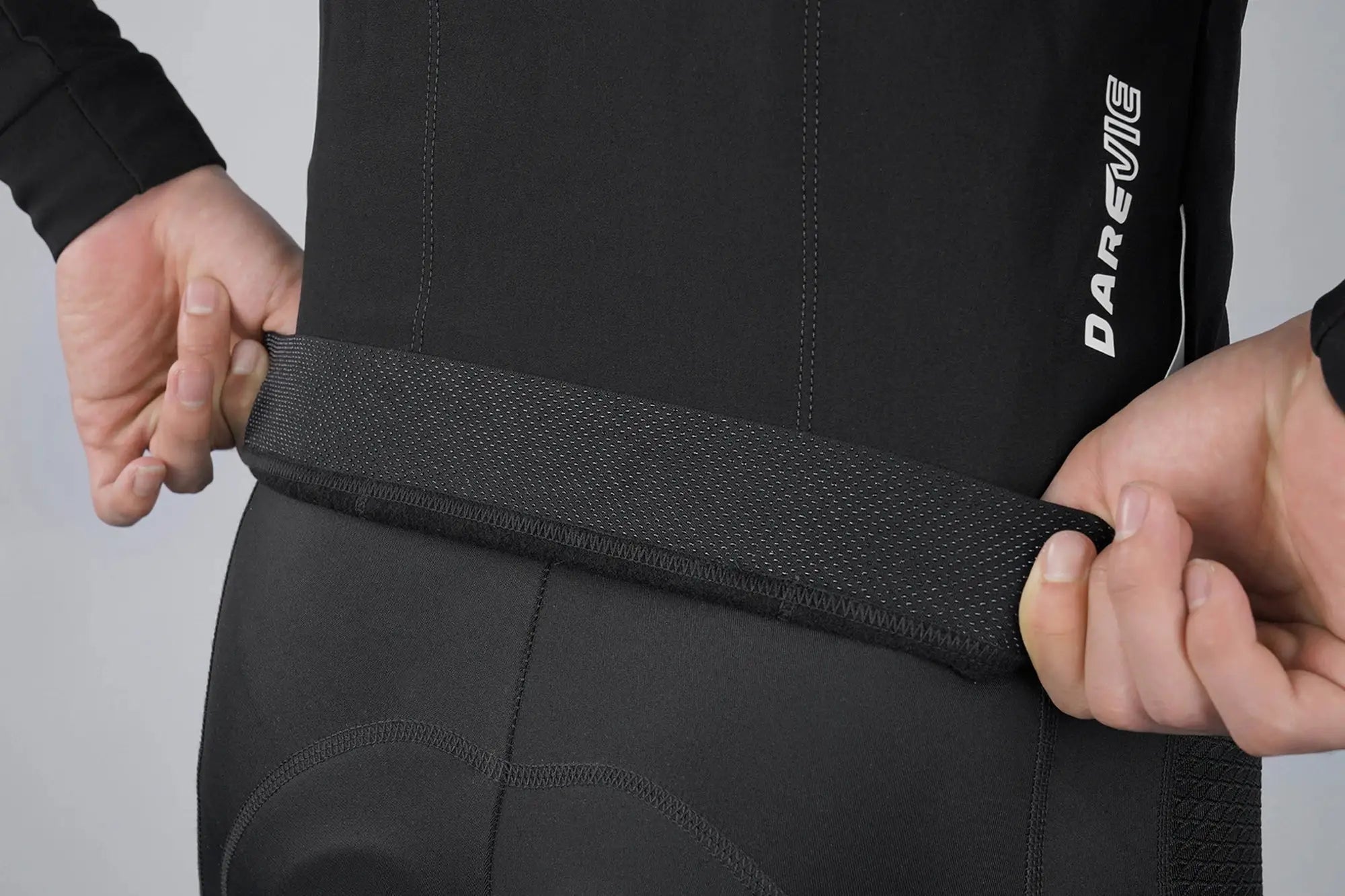 DAREVIE cycling jersey, black long-sleeve winter thermal fleece, soft brushed fabric with textured waistband
