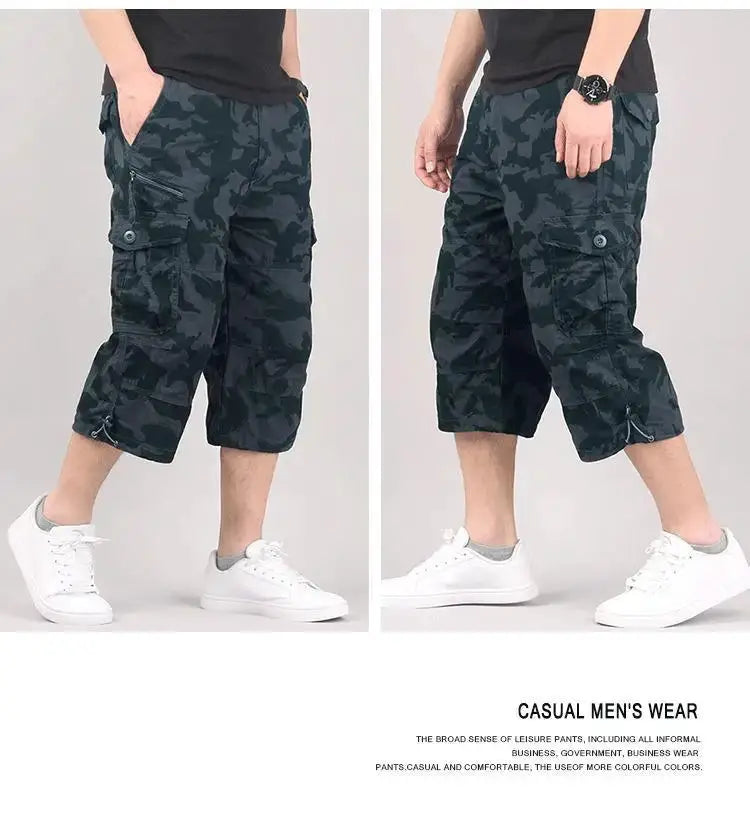 Men's camouflage cargo shorts by Simples Market, loose fit, elastic waist, knee-length with multiple pockets.
