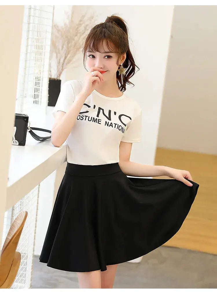 Flared black pleated mini skirt by Simples Market, women's casual skater style