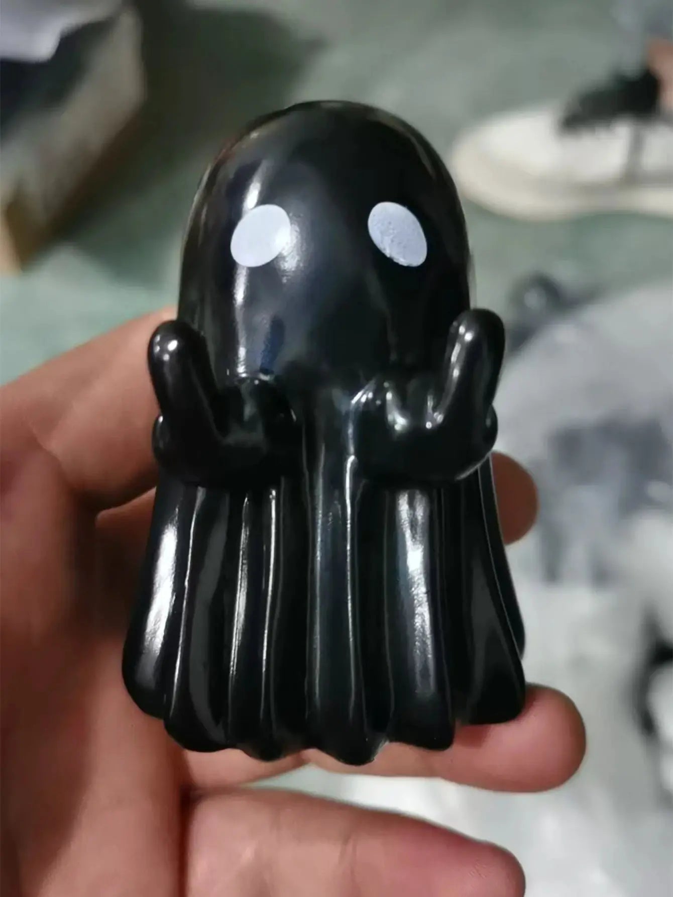 Middle Finger Cute Ghost Statue Halloween Home Decor Small Scary Ghost Figurines Coffee Table Centerpiece Shelf