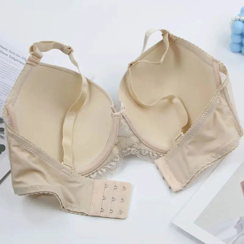 DaiNaFang push-up breathable bra, nude beige with lace trim and back hook closure