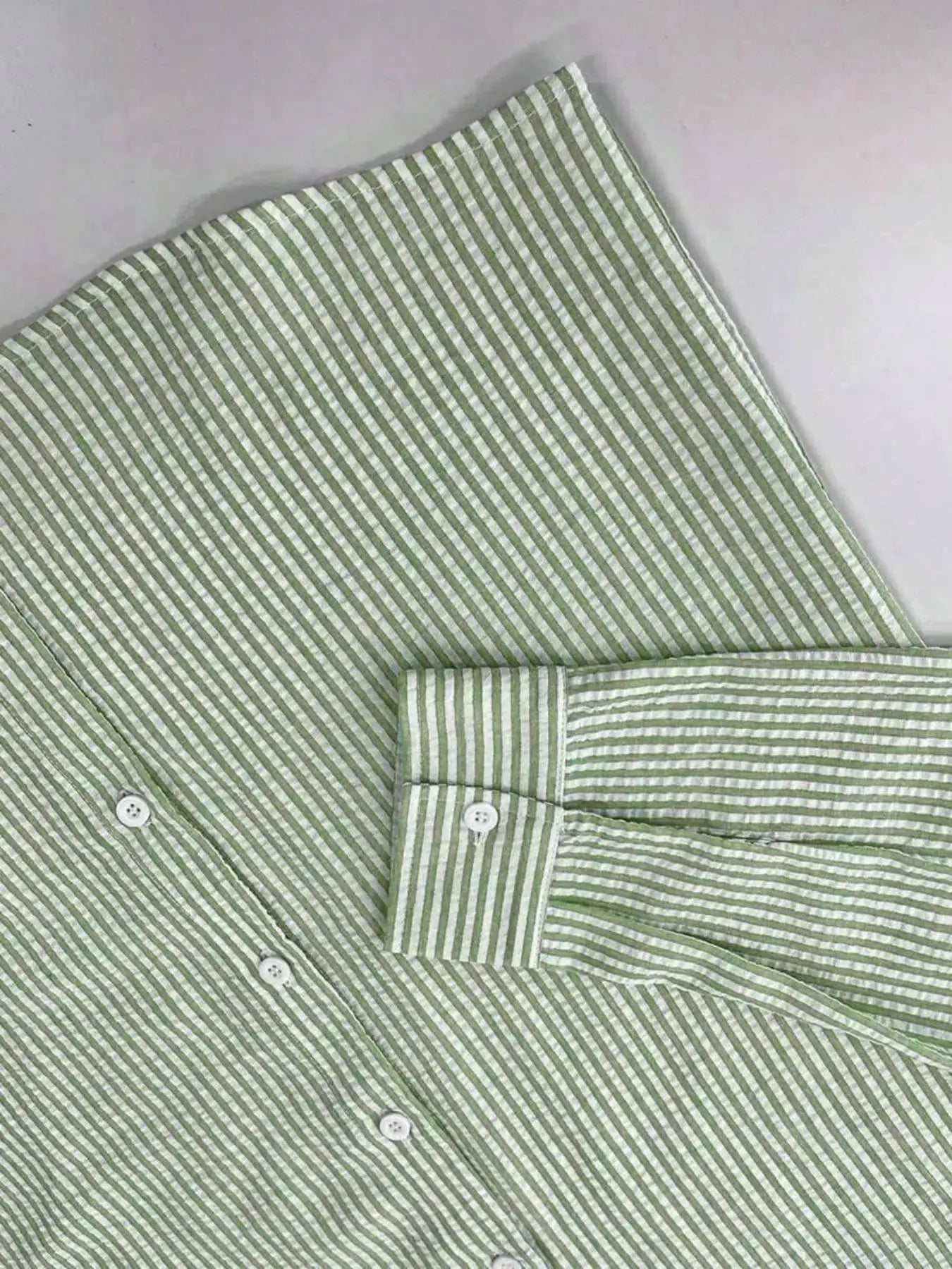 Simples Market men's long-sleeve striped shirt in green and white, loose fit casual wear.
