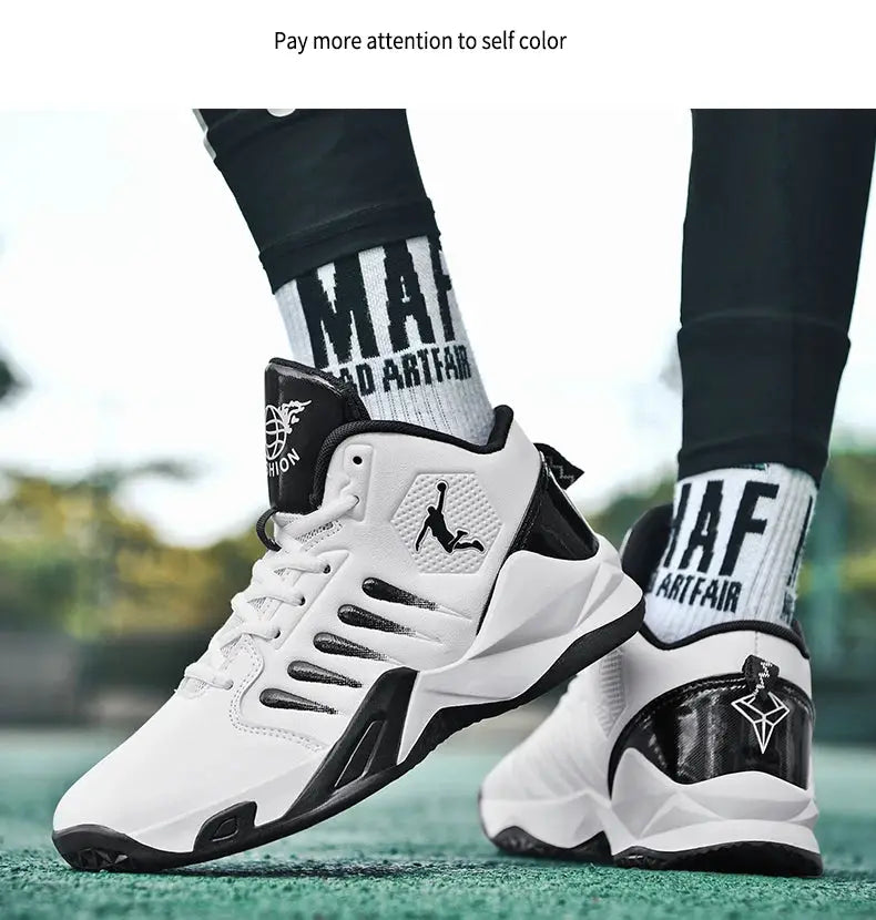 Men's sneakers by Simples Market, white with black accents, breathable athletic trainer.
