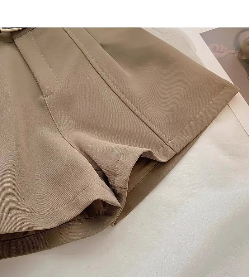 Casual women's beige high-waist A-line shorts, solid fabric, Simples Market