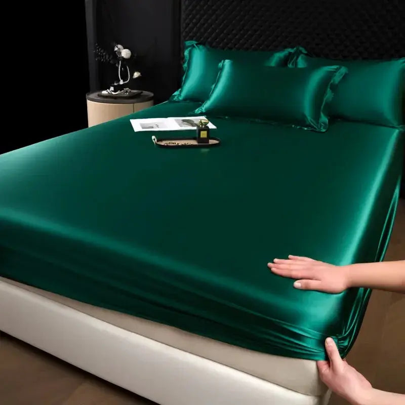 3-Piece mulberry silk fitted sheet set with pillowcase in emerald green
