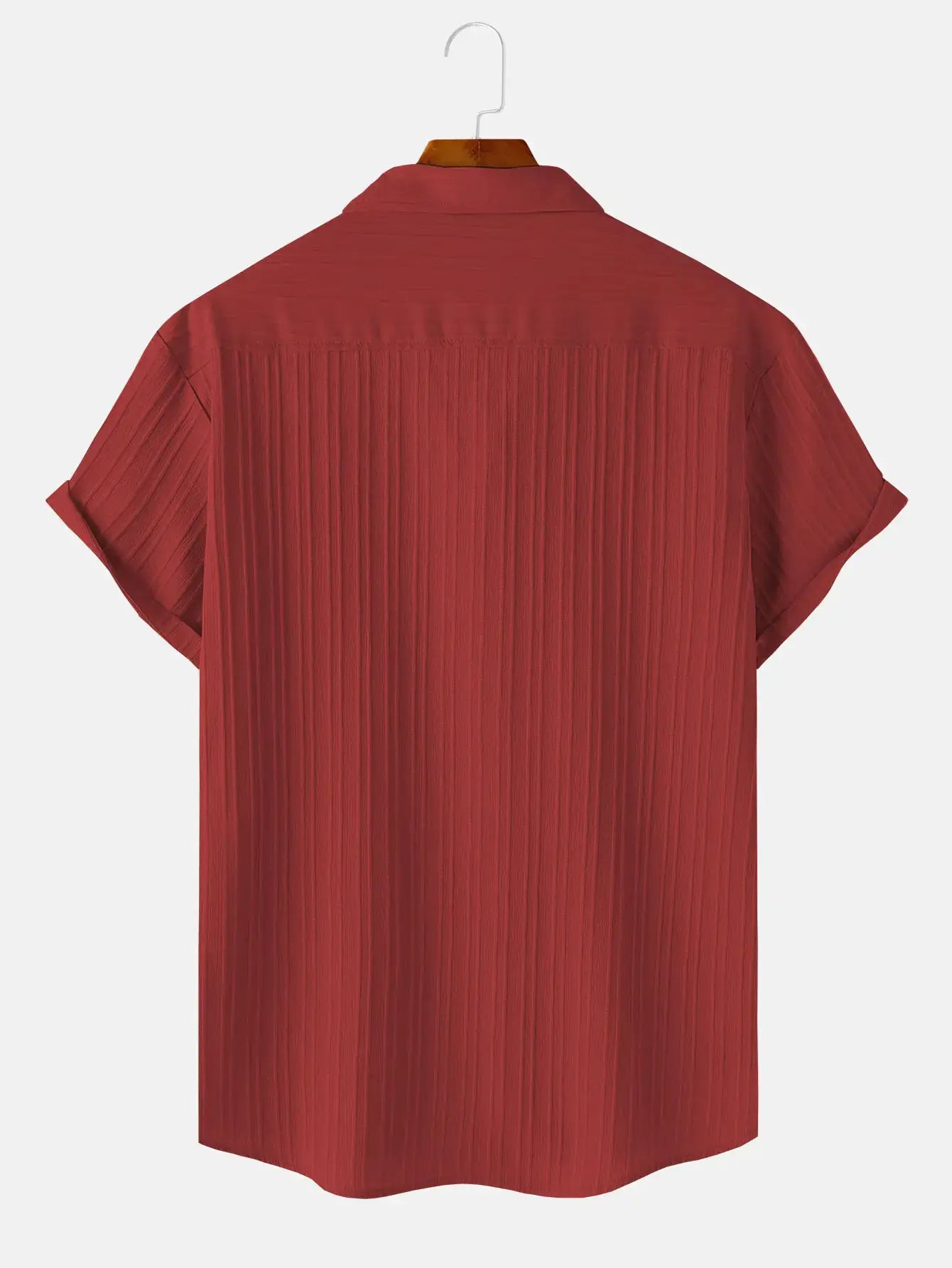 Men's red short-sleeve shirt with vertical pleated back on solid fabric