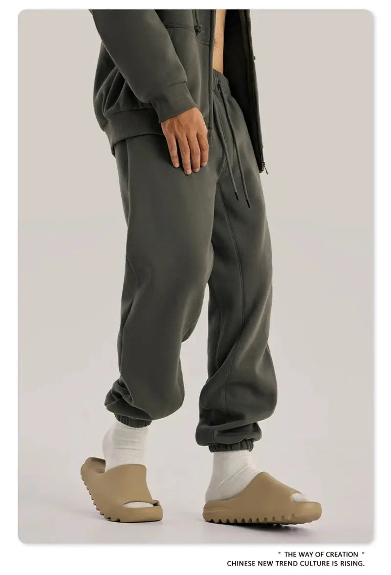ZODF Trendy fleece sweatpants for men, loose retro joggers in dark olive, 345gsm by Simples Market
