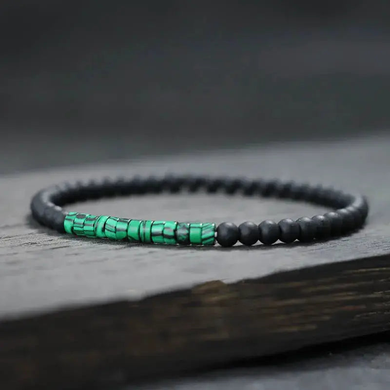 Minimalist 4mm beaded bracelet; black onyx with green accent beads, unisex, 19.5cm - Simples Market