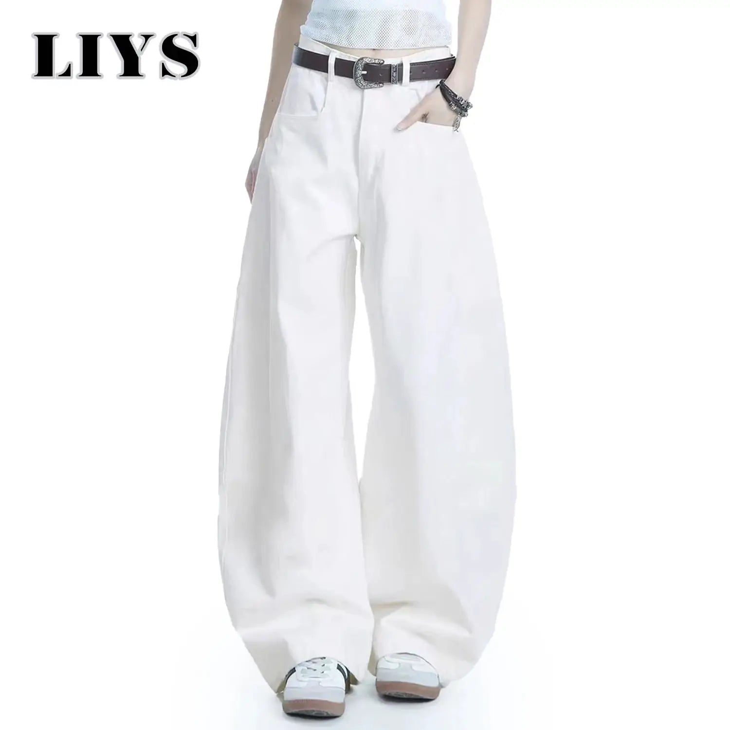 Men's white baggy wide-leg denim jeans with black belt, casual streetwear