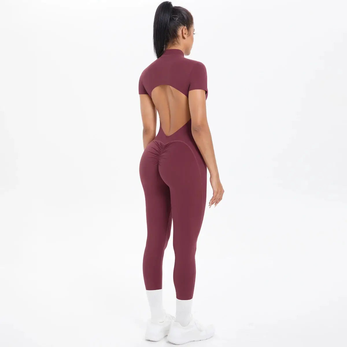 Short-sleeve fitness jumpsuit Simples Market maroon backless scrunch one-piece for gym yoga