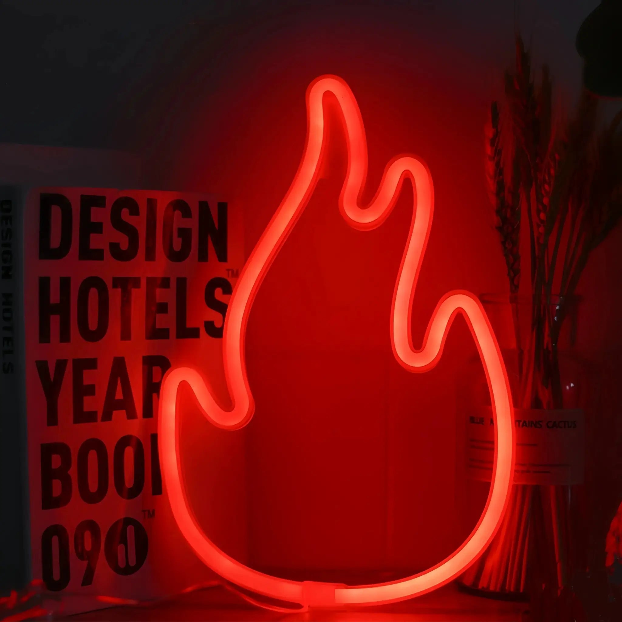 Decorative neon light wall art in red; 1 piece, USB or battery powered
