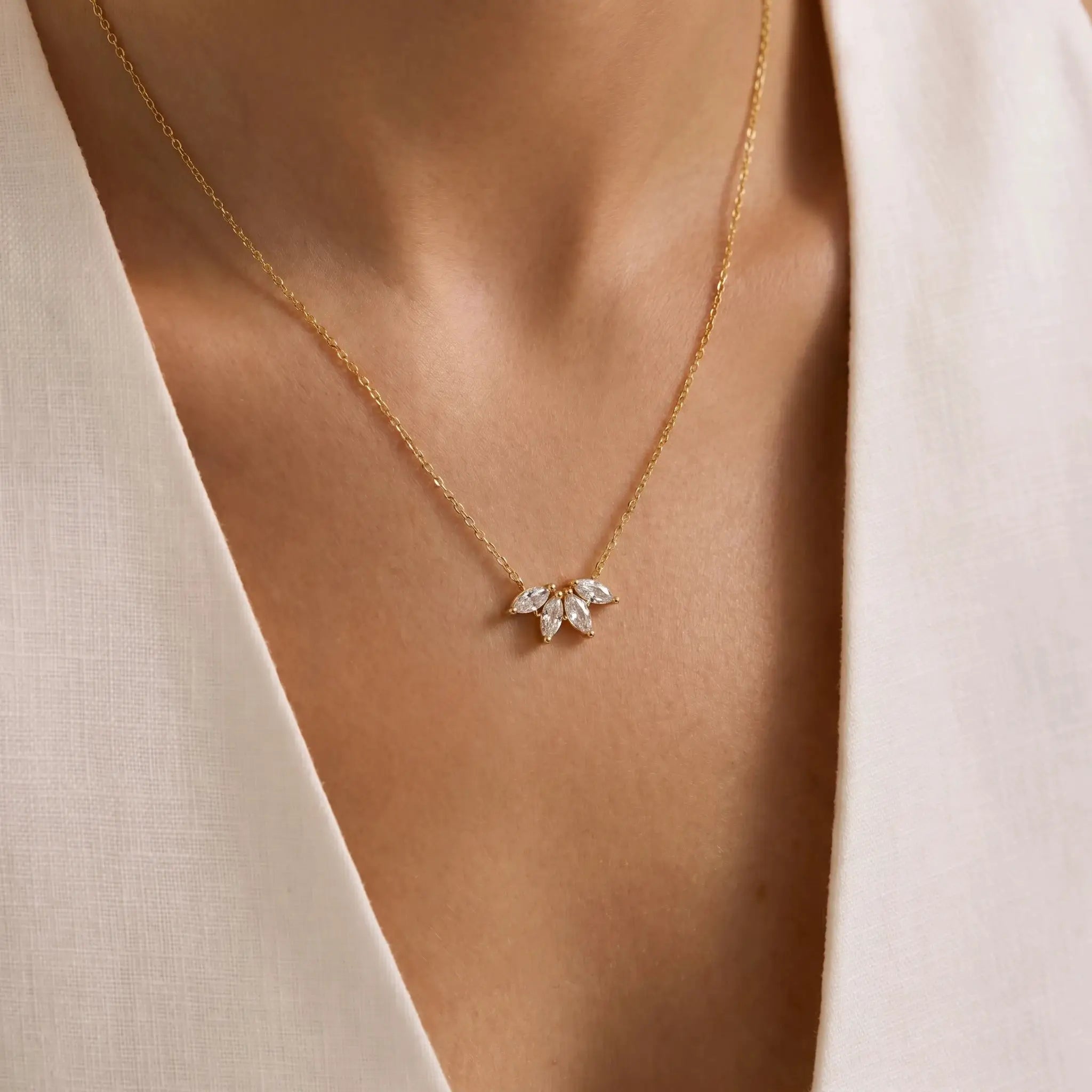 Gold Pendant Necklaces For Women Exquisite Fashion Jewelry Gift Collection Timeless Elegant Styles