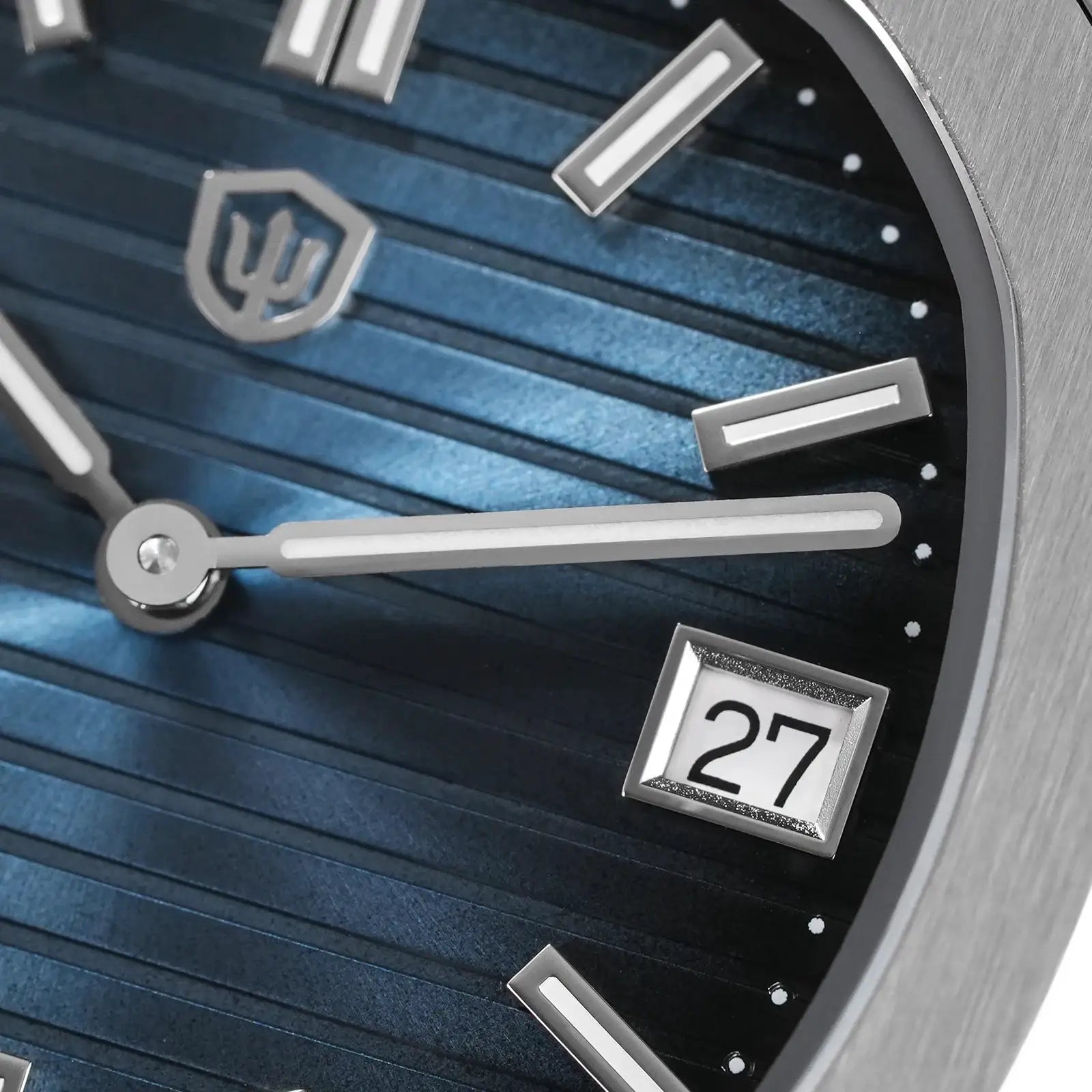 Watchdives WD0013 men's wristwatch with blue dial, WD logo, stainless steel case