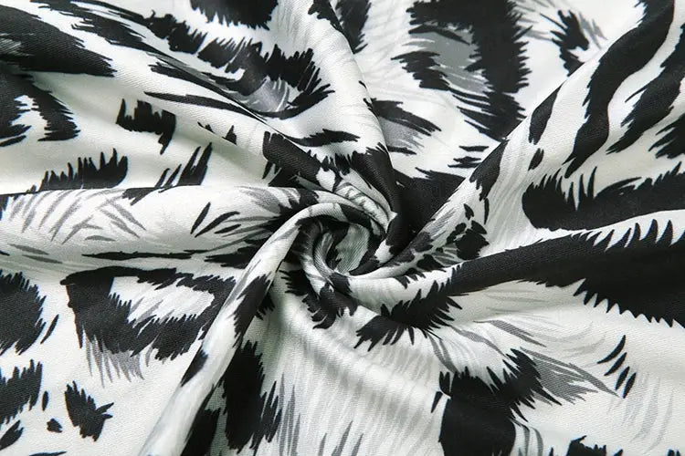 Kliou leopard print fabric swatch in black and white by Simples Market