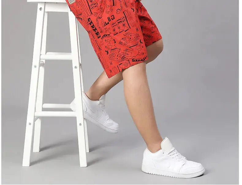 Men's 100% cotton printed shorts with elastic waist, red with black graphics, Simples Market