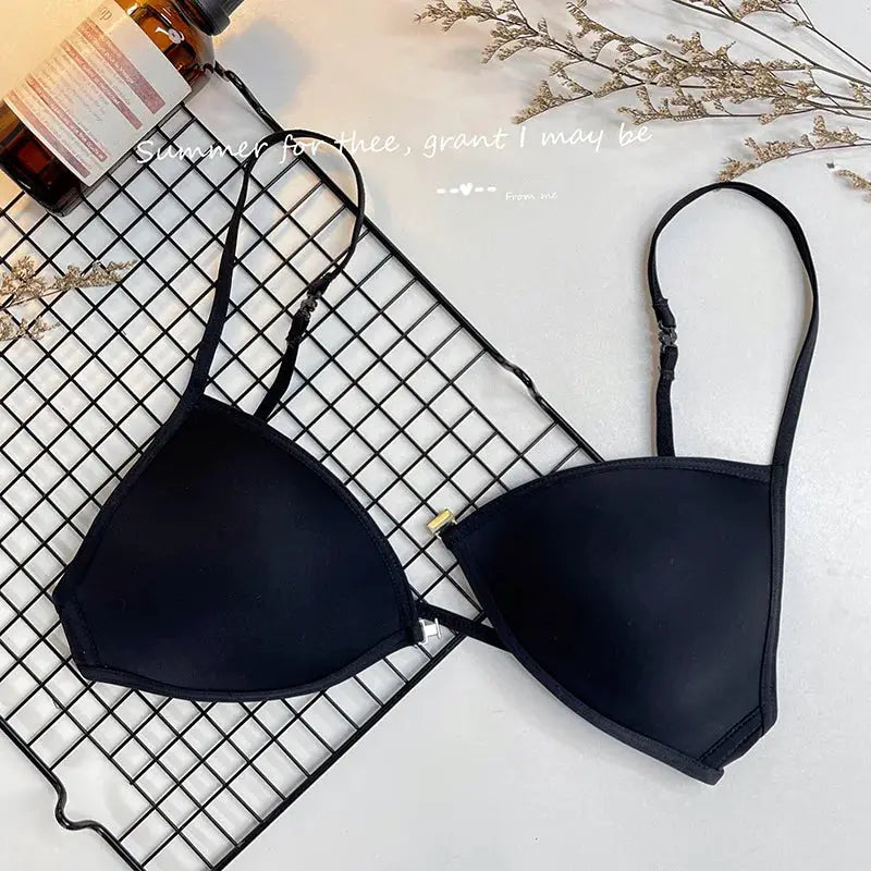 FINETOO black seamless triangle-cup bra with front buckle and cross straps, Simples Market lingerie