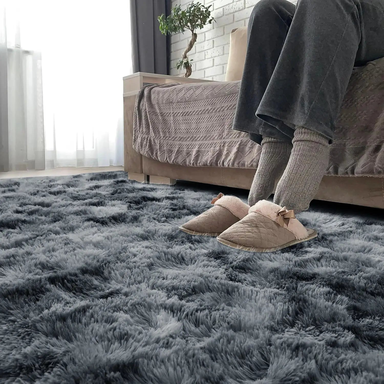 Tie-dyed dark gray shaggy rug for living room and bedroom; non-slip, washable floor mat