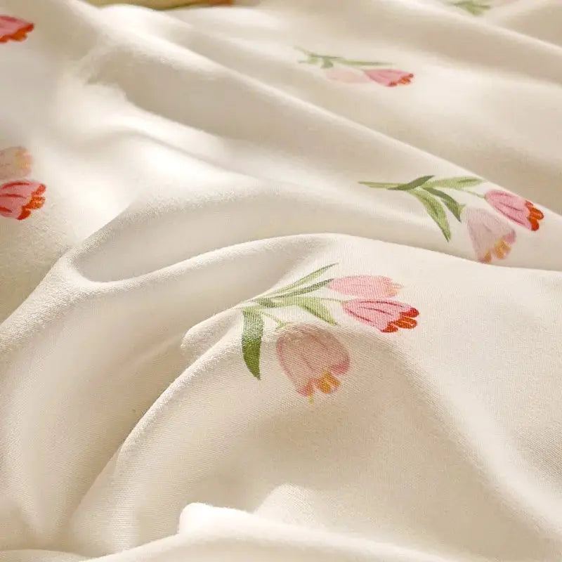 3pc knitted and washed doublelayer yarn bed set Simples Market in cream with pink florals; quilt cover and pillowcases.