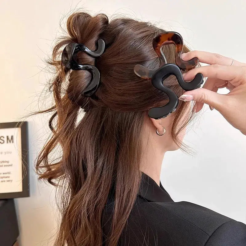 LuxLocks Wine Red Shark Clip Hair Claw Vintage Geometric Hairpin With Durable All Day Grip