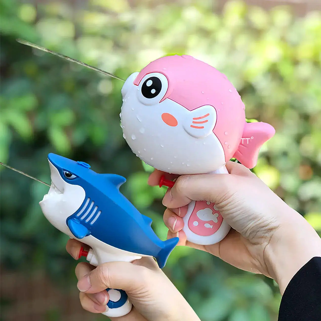Kids Water Gun Toy Puffer Fish Shark Design Summer Beach Games Outdoor Water Toys for Children Birthday Presents