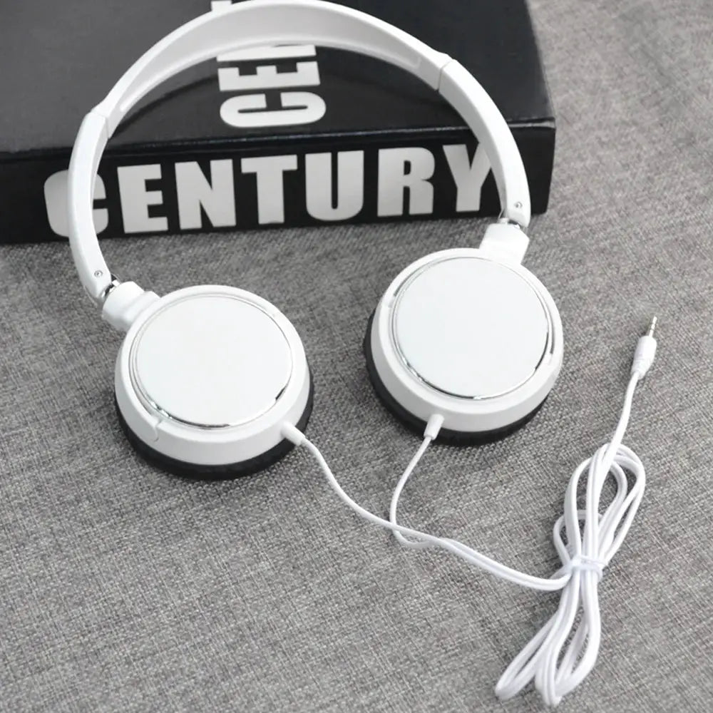 White over-ear wired headset, foldable gaming headphones with 3.5mm plug for portable use