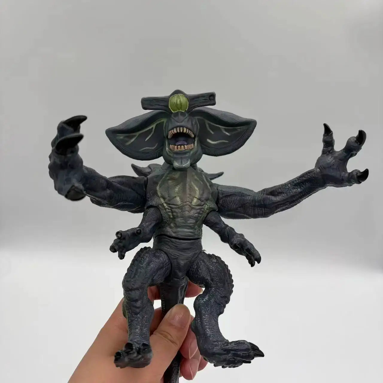 Scunner Trespasser Axe Head Hakuja Knifehead Leathback PVC Action Figure Collectible Toy