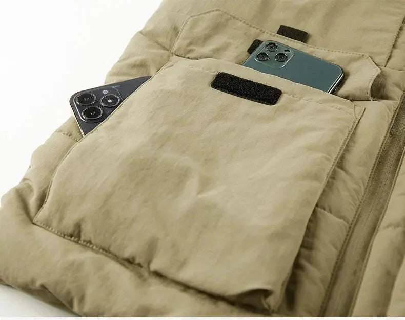 Men's tan fleece vest by Simples Market with multiple pockets and two smartphone pockets