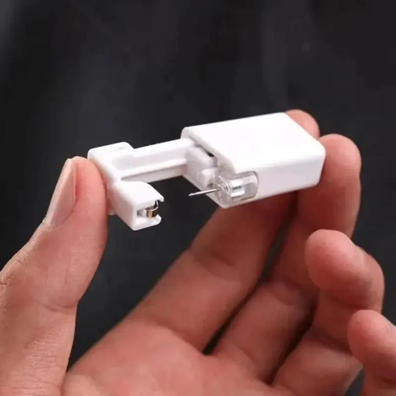 Disposable White Plastic Ear Piercing Gun Kit For Women And Men Sterile Safe Earring Tools