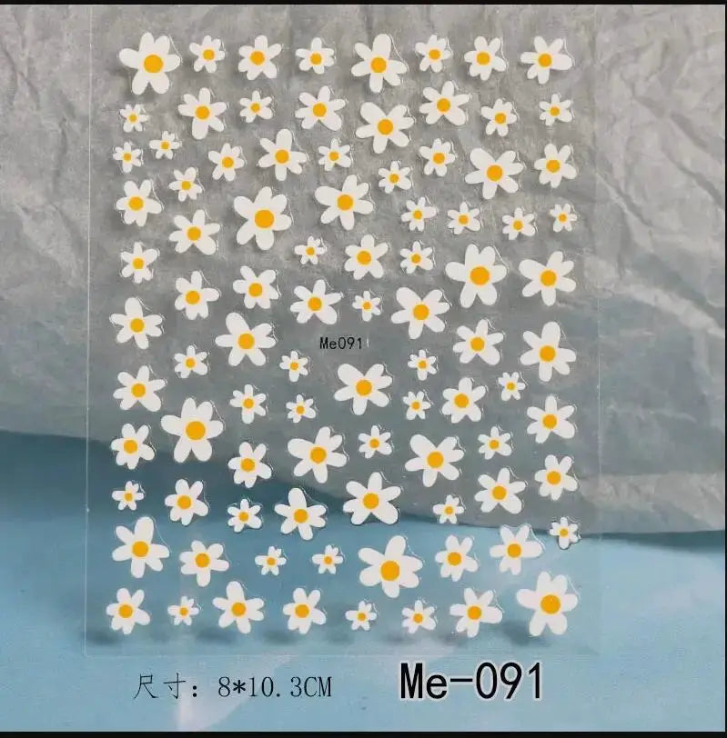 Sheet of white daisy nail decals with yellow centers, many flowers, 8x10.3 cm Me-091