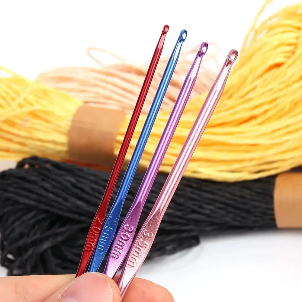 4pc metal crochet hook set with colorful aluminum handles from Simples Market in red, blue, purple and pink