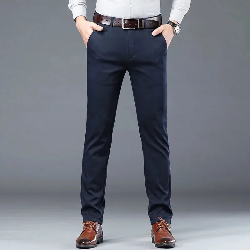 Men's slim-fit cotton suit pants in navy blue by Simples Market.