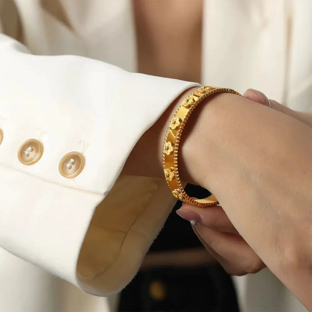 Elegant 8 Piece Stainless Steel Bracelet Set With Rhinestone Embellishments For Everyday And Holiday Wear
