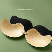 Simples Market invisible strapless adhesive bra with two beige silicone cups and front clasp