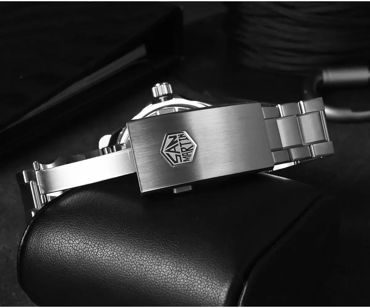 San Martin stainless steel diver watch bracelet with brushed clasp bearing the logo