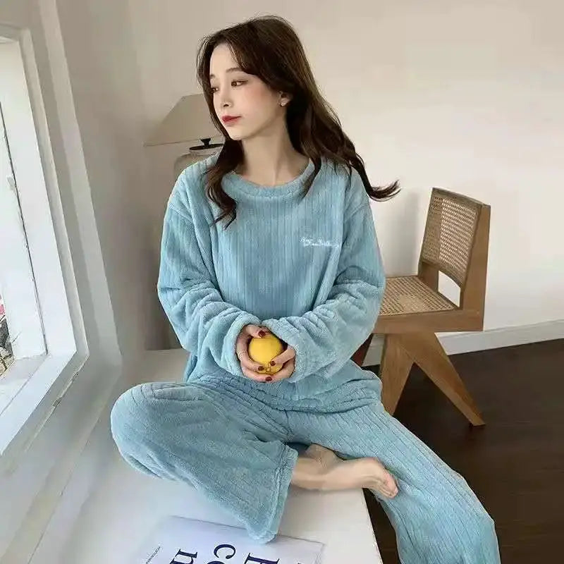 VelvetEase Winter Womens Pajamas Homewear Set Padded Coral Velvet For Extra Warmth