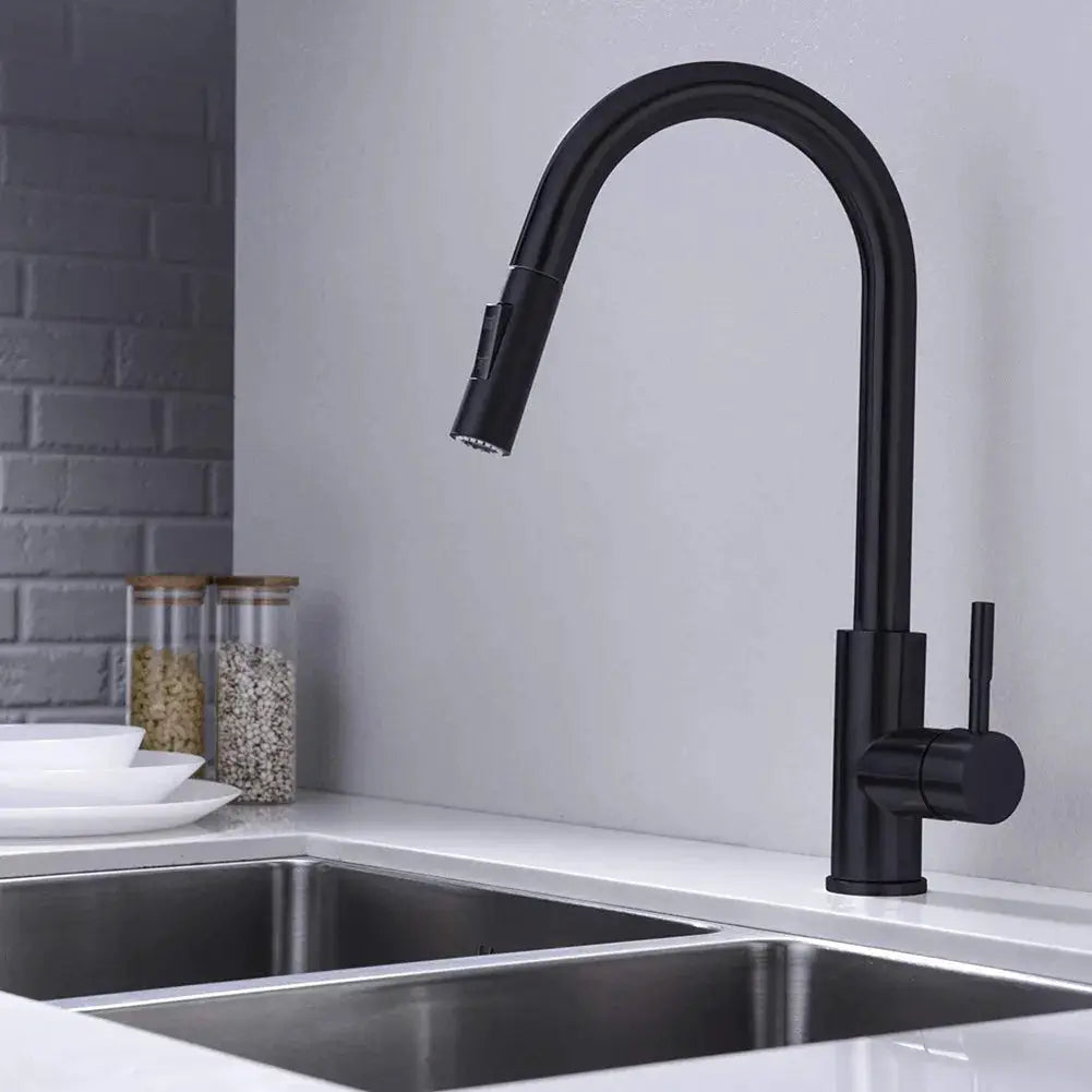 Pull-out kitchen faucet in black with dual spray modes and aerator nozzle