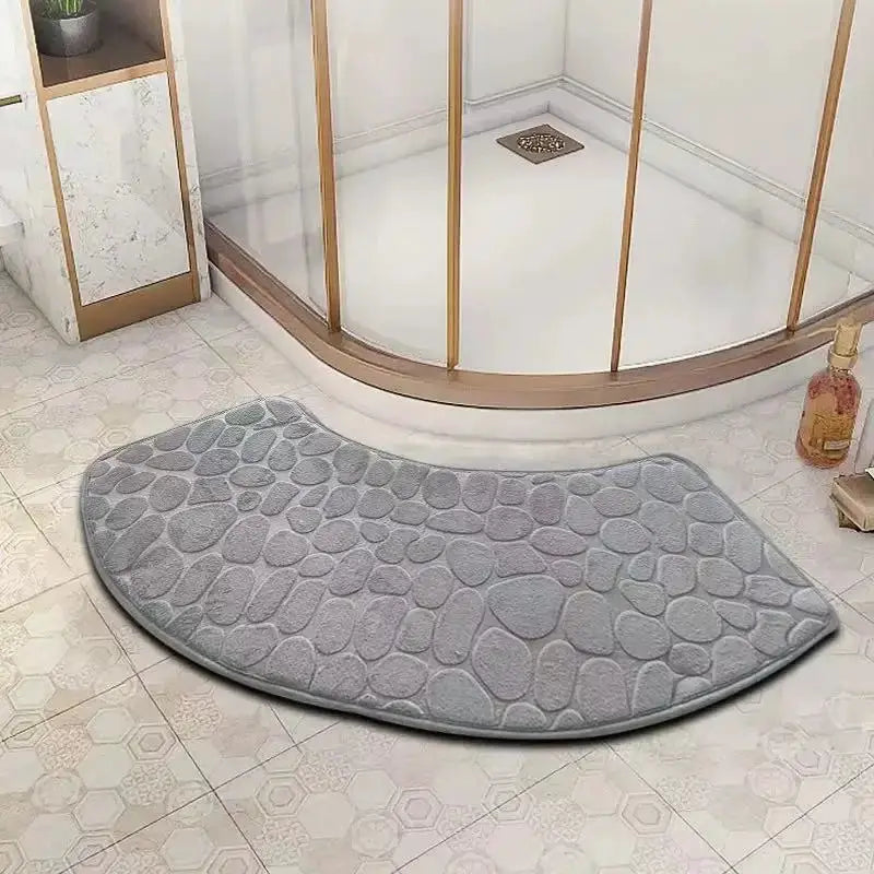 Curved bathroom mat by Simples Market, gray pebble texture, non-slip